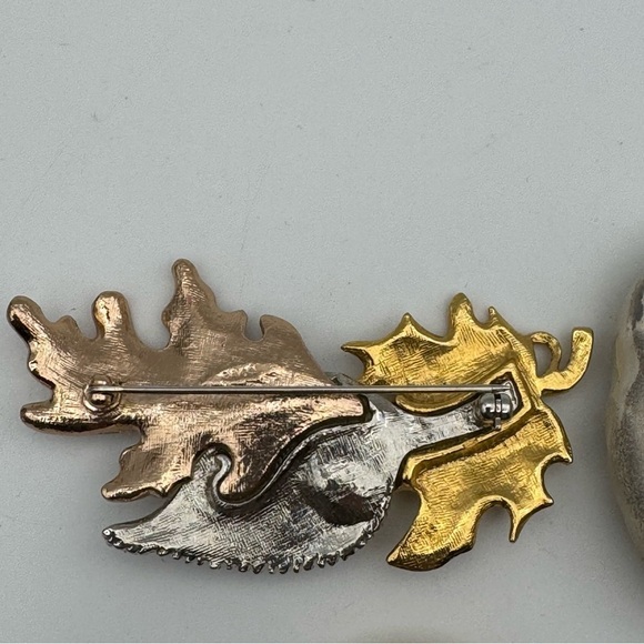 Vintage 70s 80s brooch pin lot Avon Gold Toned Craft Clip Bonus - Picture 7 of 9